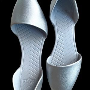 Native shoes in silver